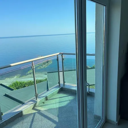 Hotell арапя